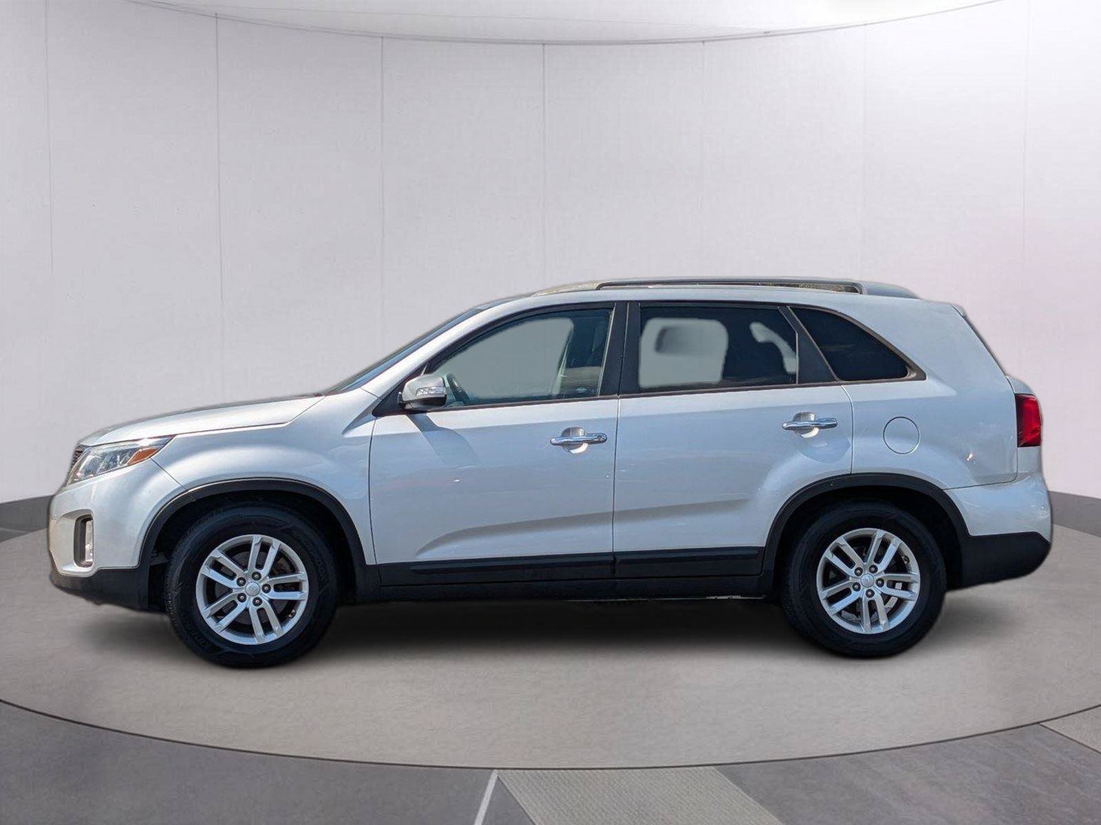 Used 2014 Kia Sorento LX FWD image 4
