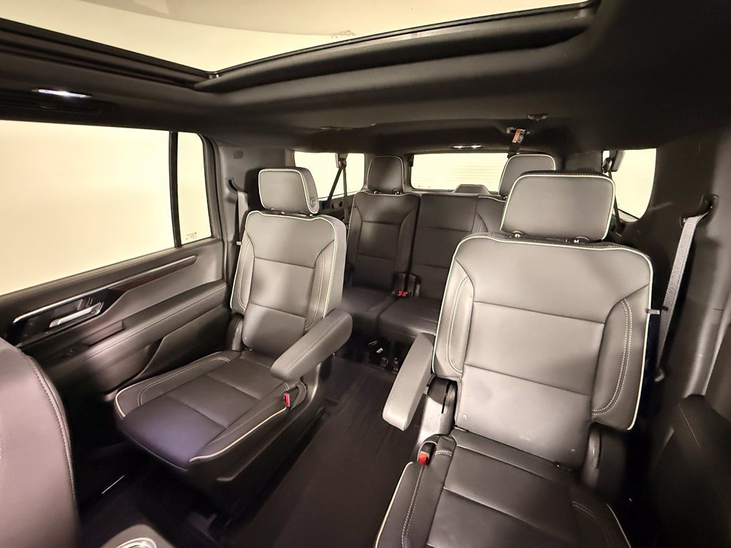 Used 2026 Chevrolet Suburban Premier w/ Sun And Tow Package AWD/4WD image 44