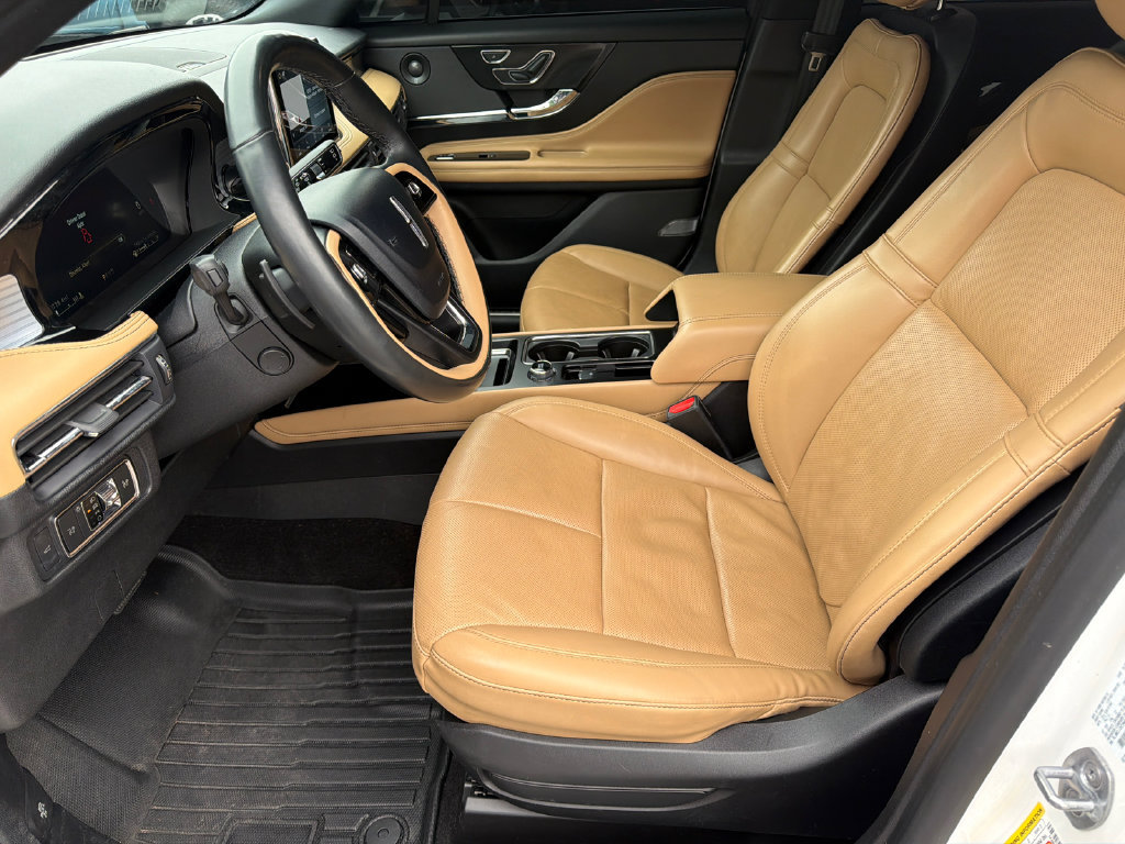 Used 2022 Lincoln Corsair Reserve w/ Luxury Package FWD image 9