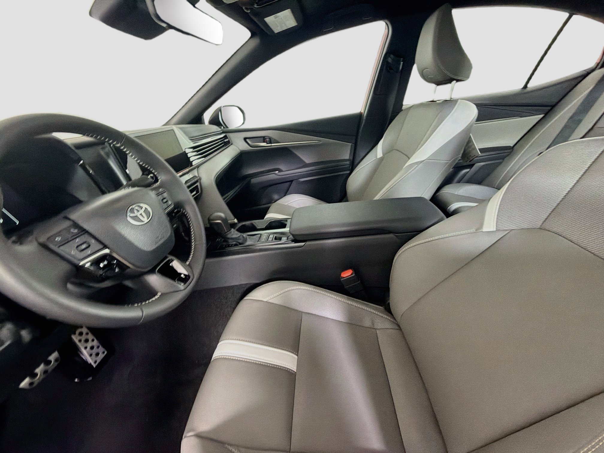 Used 2026 Toyota Camry SE w/ Convenience Package FWD image 13