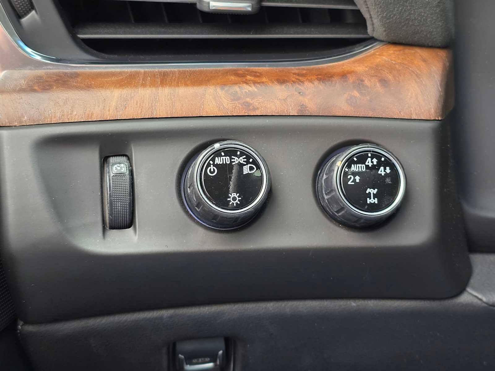 Used 2015 Cadillac Escalade Premium AWD/4WD image 35