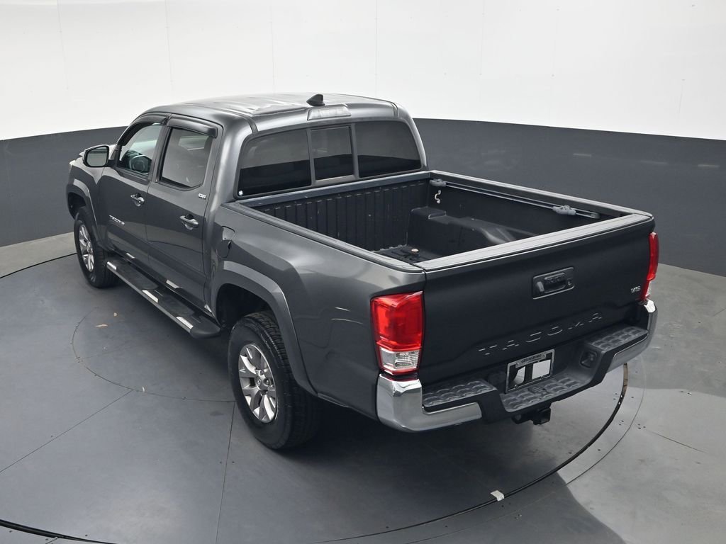 Used 2016 Toyota Tacoma SR5 w/ SR5 Appearance Package (SN) image 21