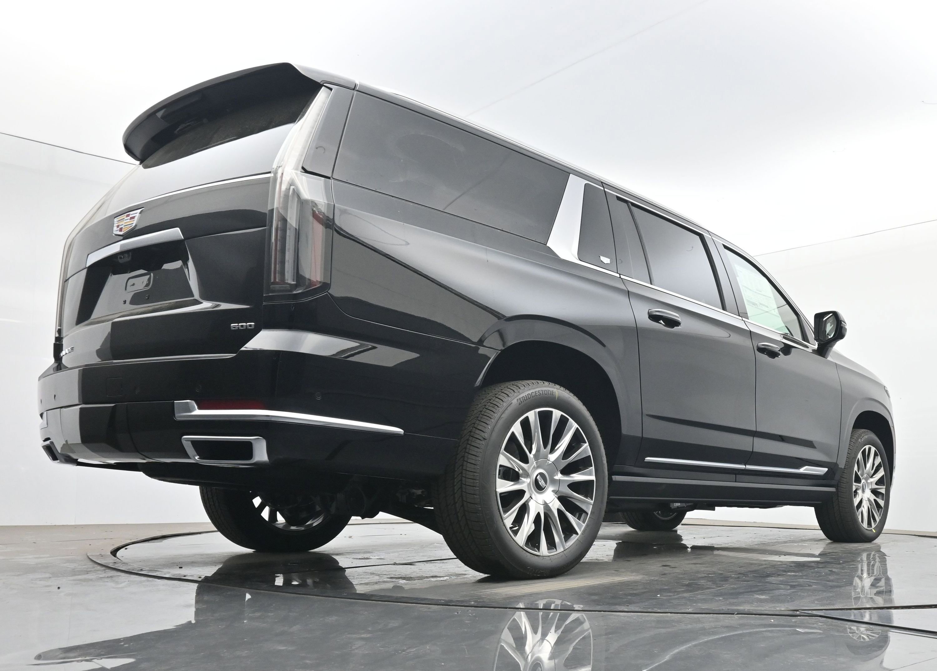 New 2026 Cadillac Escalade ESV Platinum Luxury AWD/4WD image 19