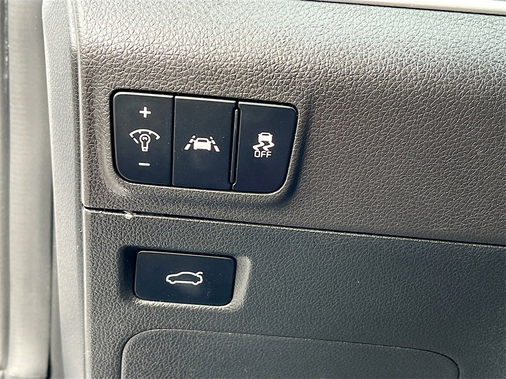 Used 2023 Kia K5 GT-Line image 10