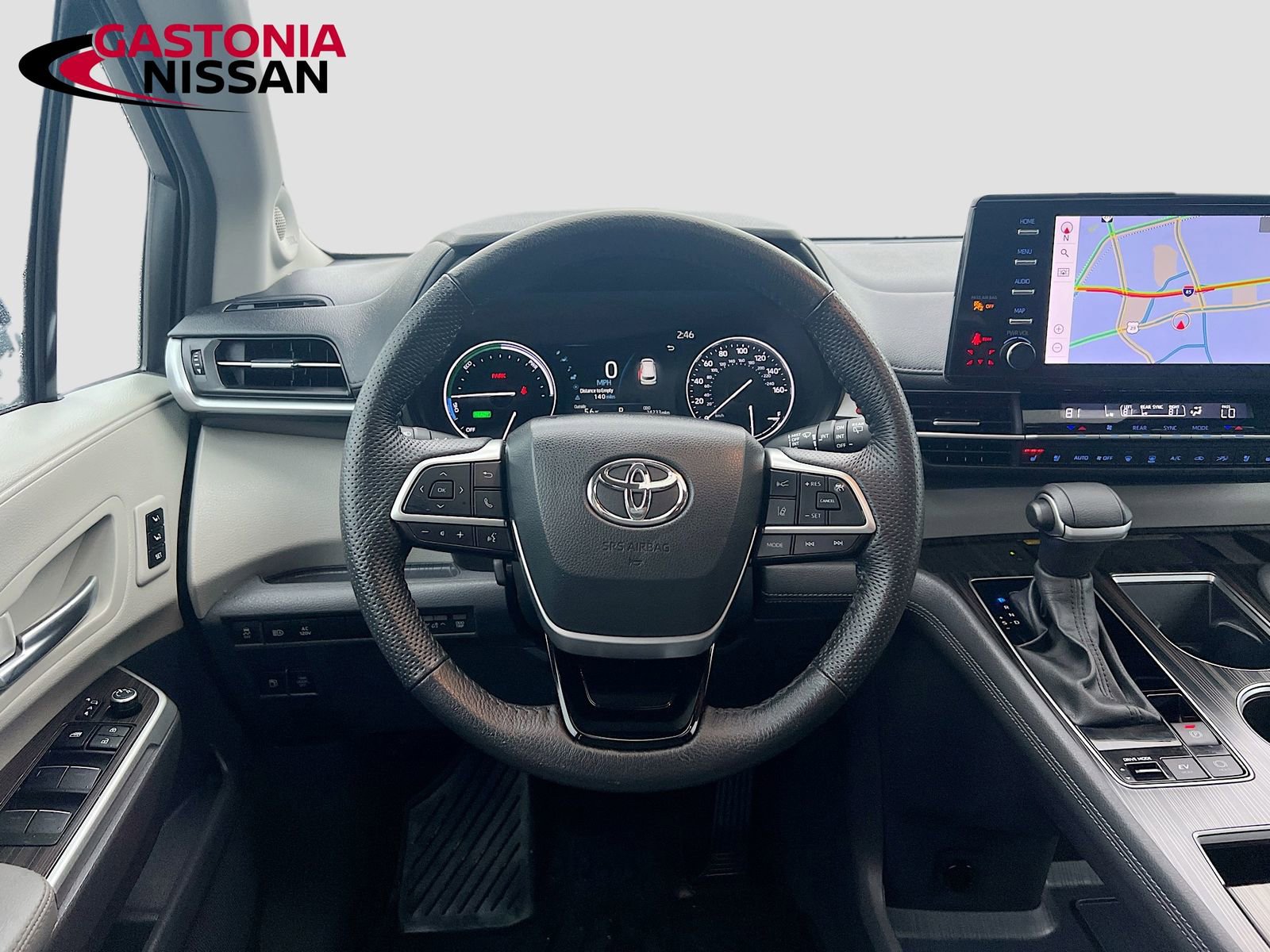 Used 2023 Toyota Sienna Limited image 31