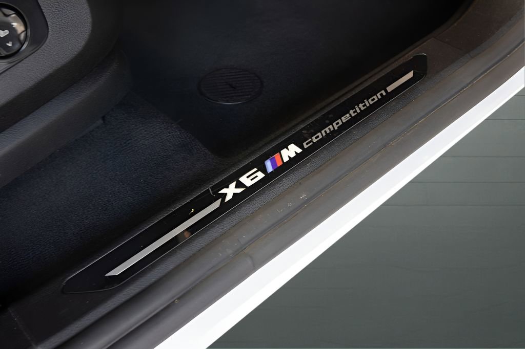 Used 2021 BMW X6 M w/ Competition Package image 89