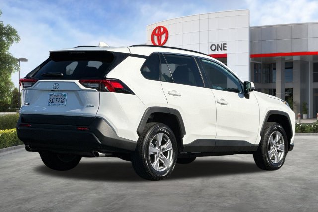 Certified 2025 Toyota RAV4 XLE w/ Convenience Package FWD image 5