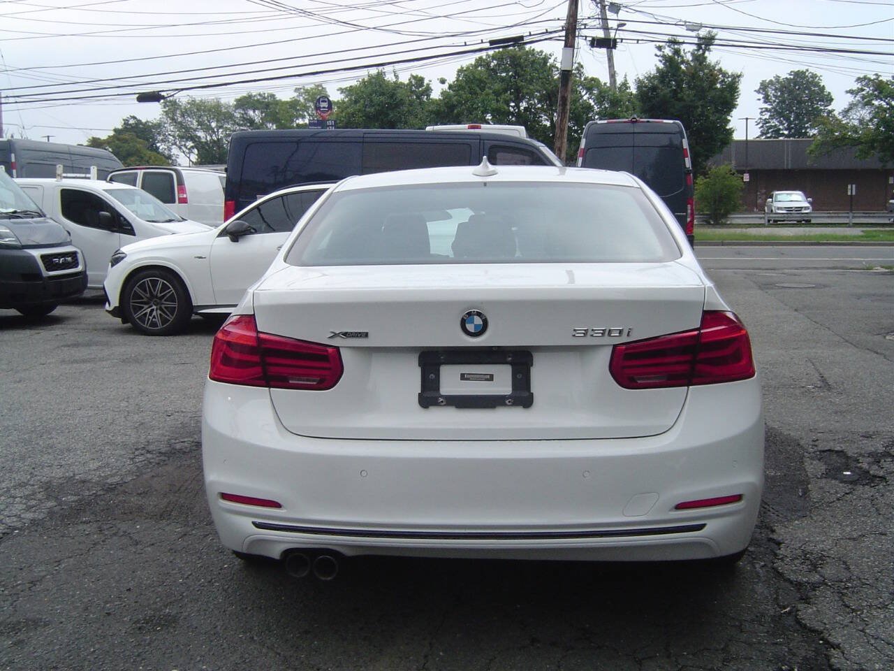 Used 2018 BMW 330i xDrive Sedan AWD/4WD image 5