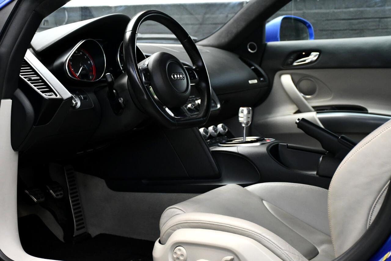 Used 2011 Audi R8 V10 image 31