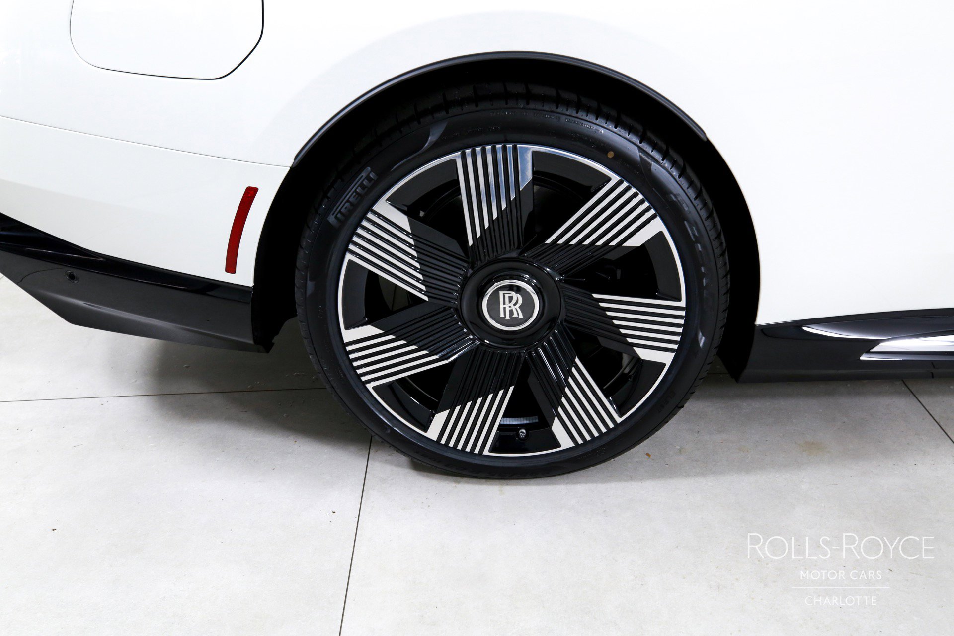 New 2025 Rolls-Royce Spectre w/ Spectre Enhancement Package image 32