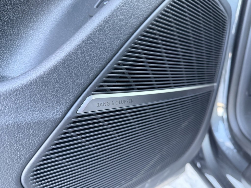 Used 2025 Audi RS Q8 performance image 27