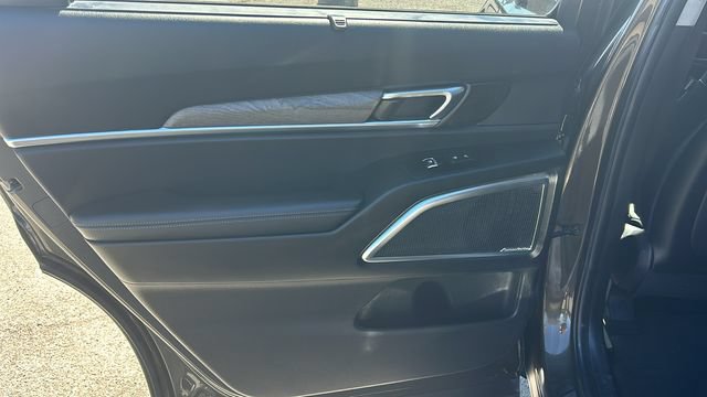 Used 2022 Kia Telluride SX w/ SX Prestige Package AWD/4WD image 15