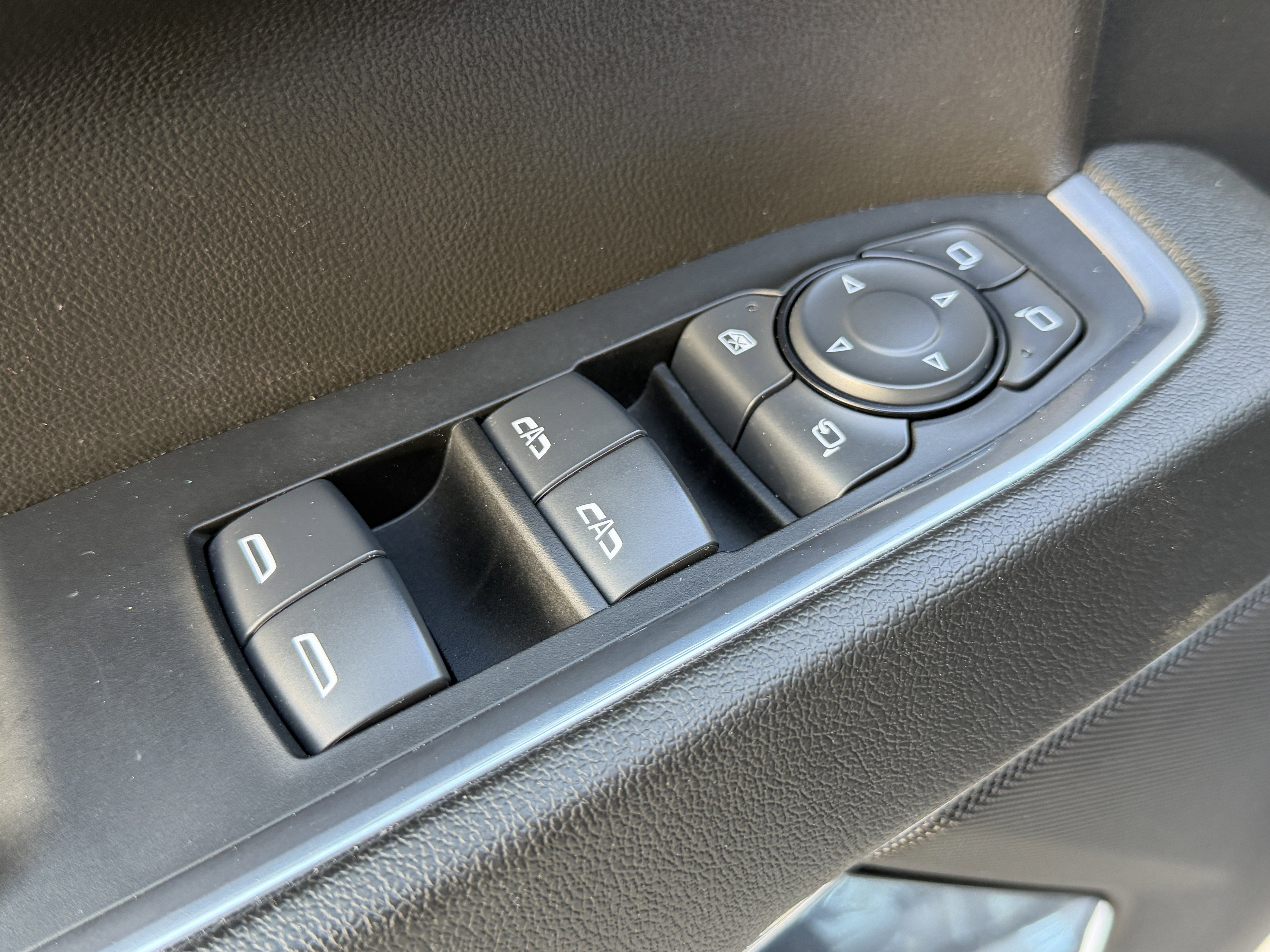 Used 2024 GMC Sierra 1500 SLT AWD/4WD image 17