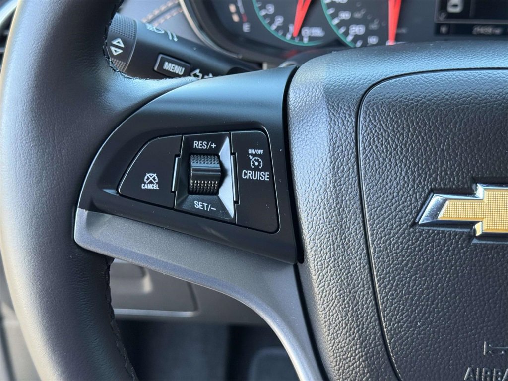 Used 2021 Chevrolet Trax LT w/ LT Convenience Package image 10