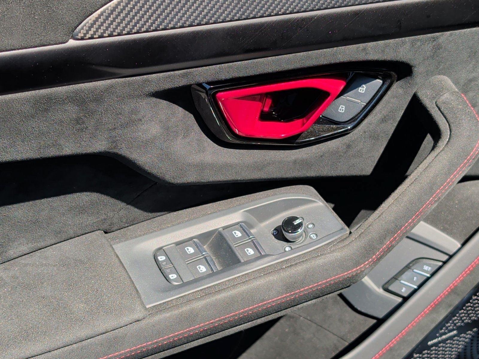 Used 2023 Lamborghini Urus Performante AWD/4WD image 14