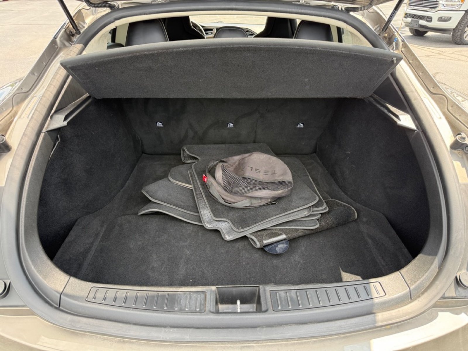 Used 2015 Tesla Model S 70D AWD/4WD image 38