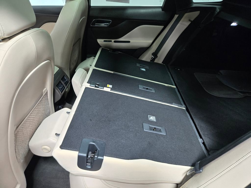Used 2020 Jaguar F-PACE Prestige AWD/4WD image 39
