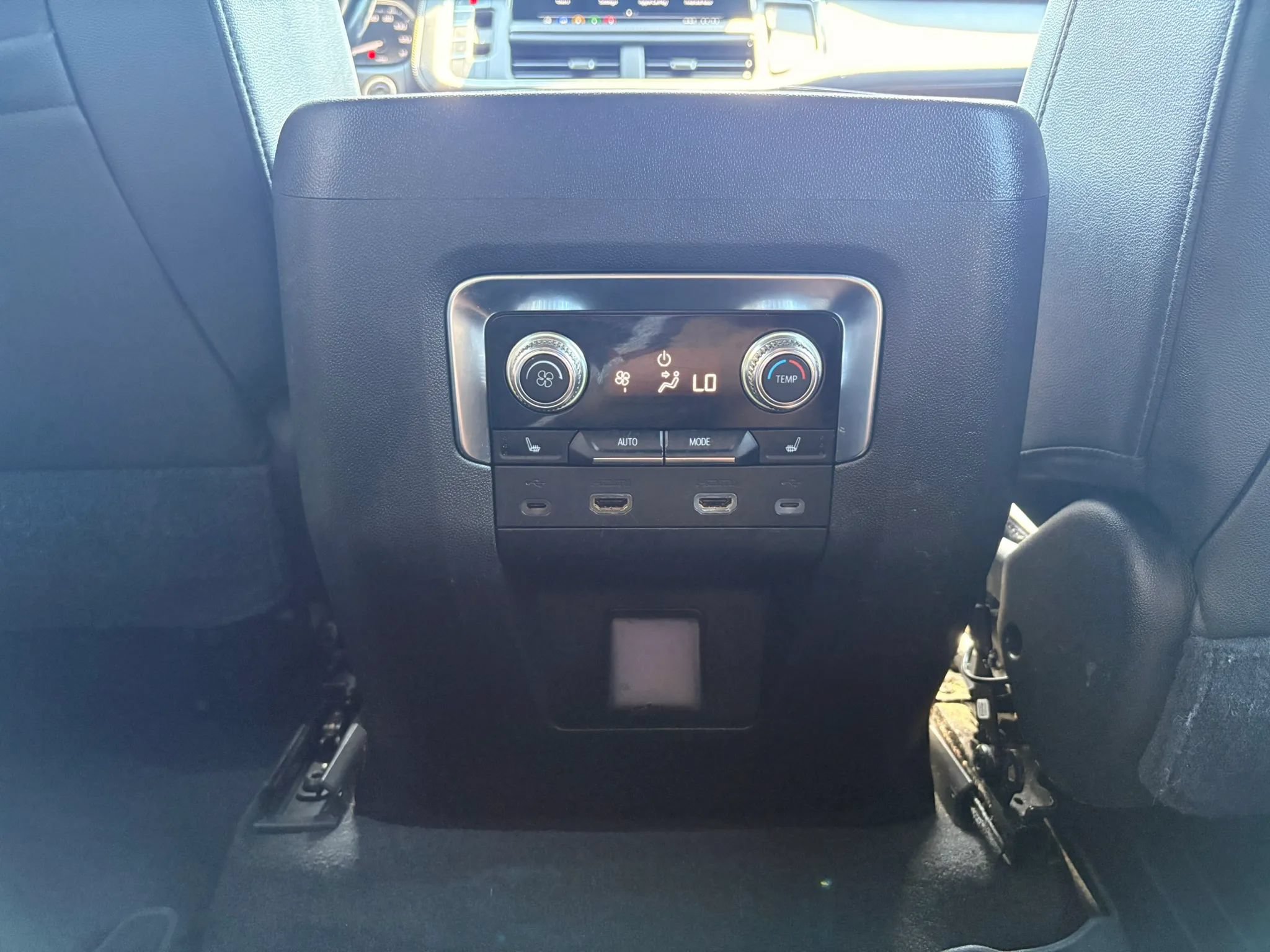 Used 2021 GMC Yukon AT4 w/ Rear Media and Nav Package AWD/4WD image 29