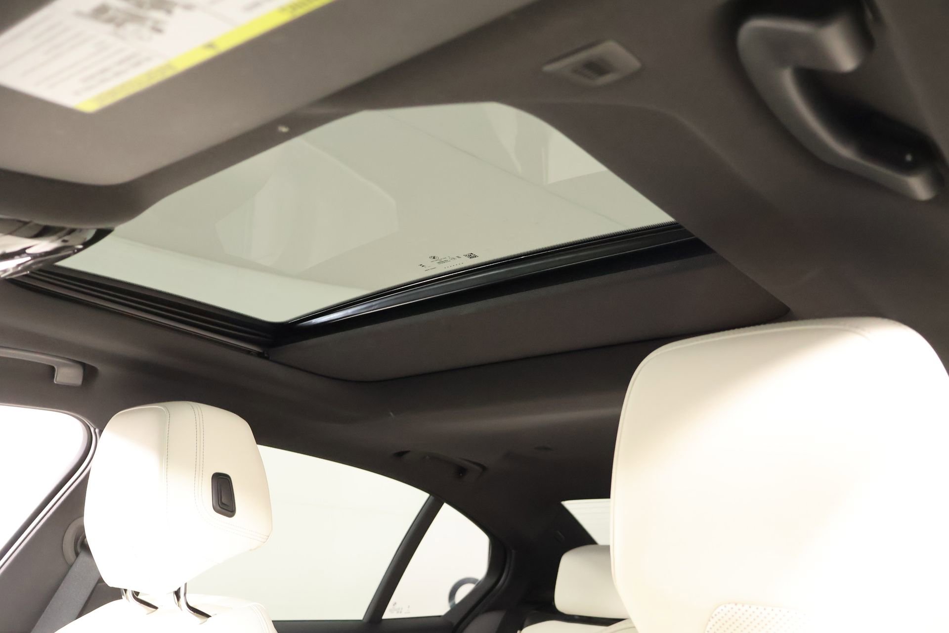 Used 2024 BMW 530i 530i w/ Premium Package image 16