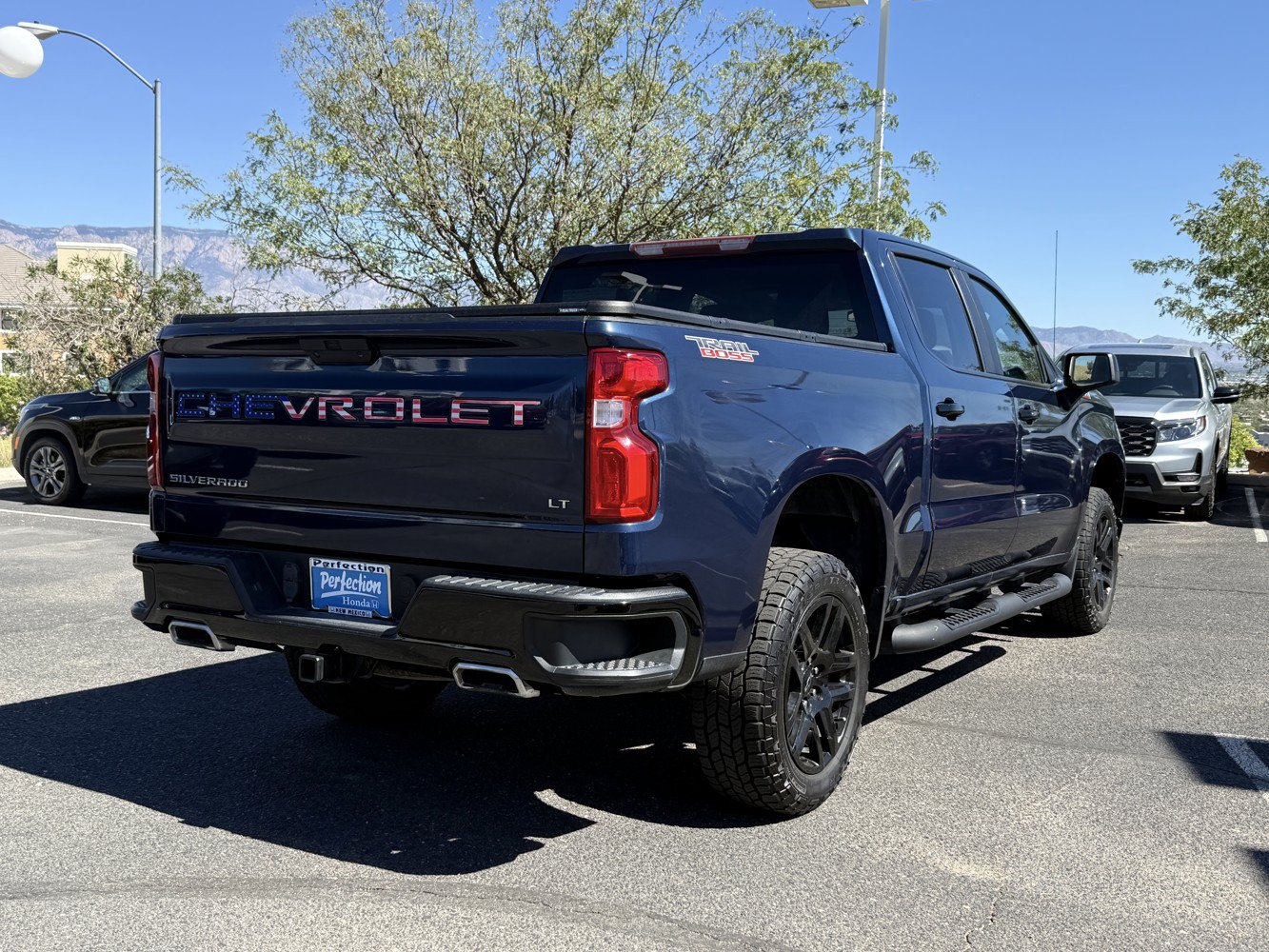 Used 2021 Chevrolet Silverado 1500 LT Trail Boss AWD/4WD image 5