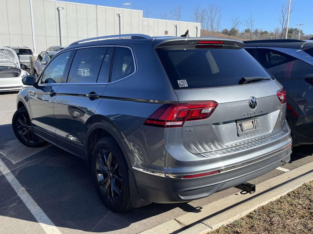 Used 2023 Volkswagen Tiguan SE image 3