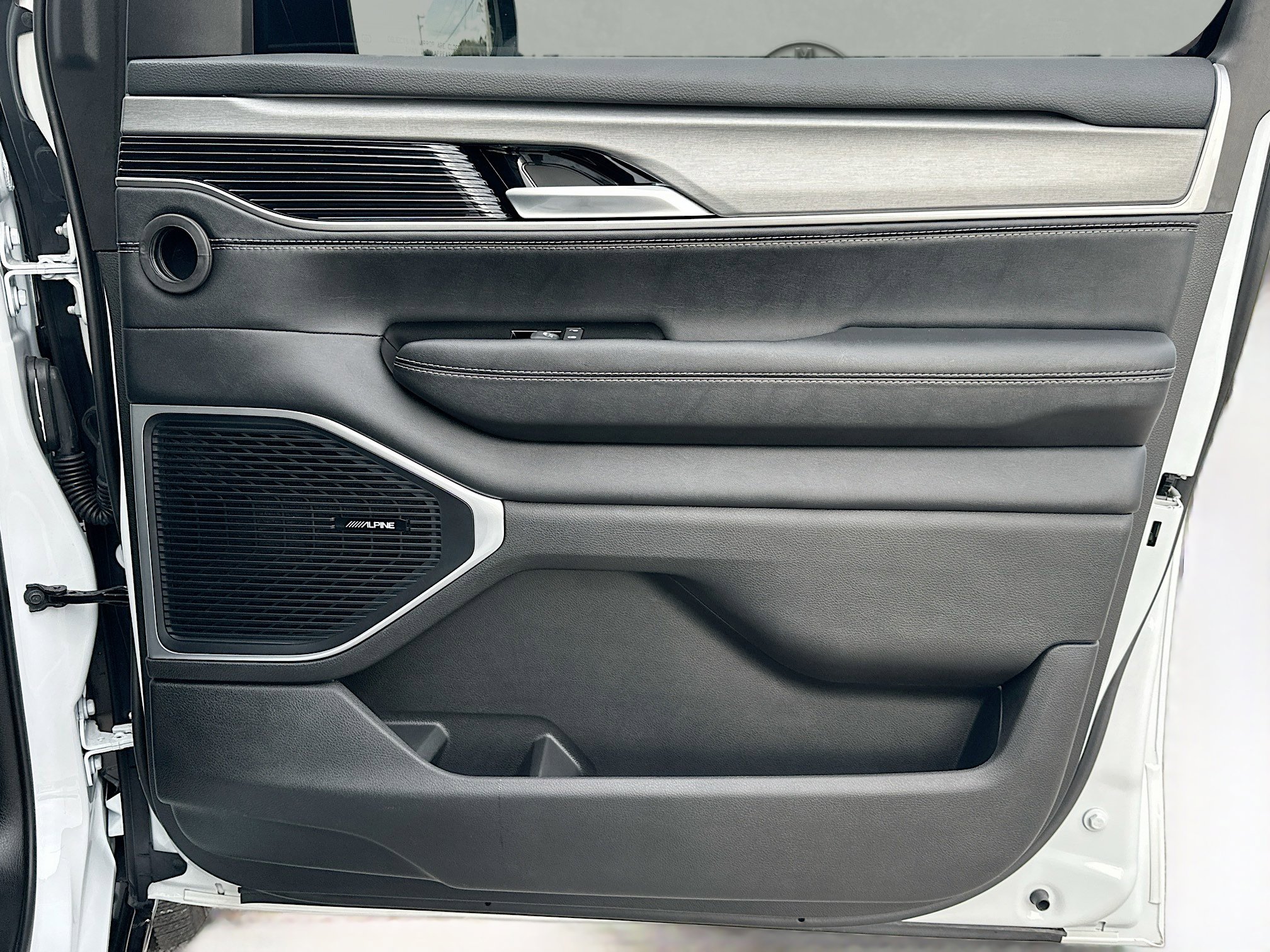 Used 2025 Jeep Wagoneer Series II image 36