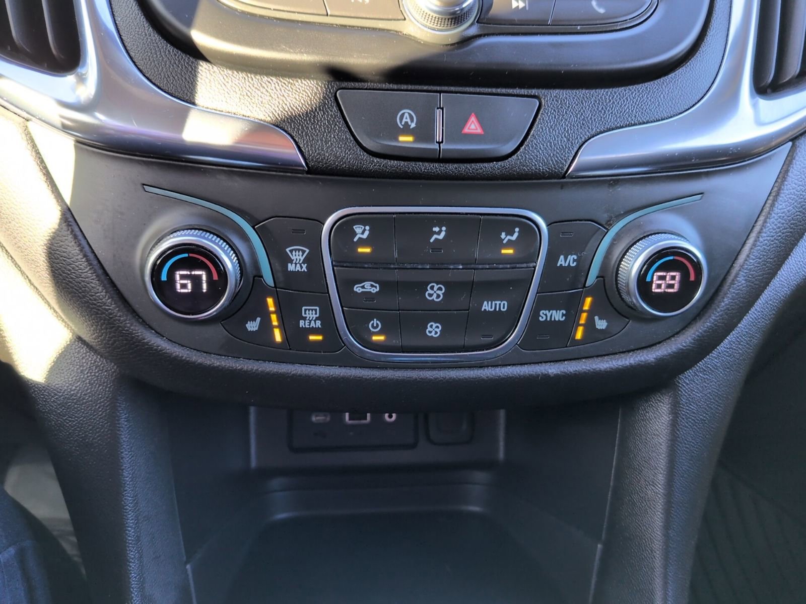 Used 2024 Chevrolet Equinox LT image 29