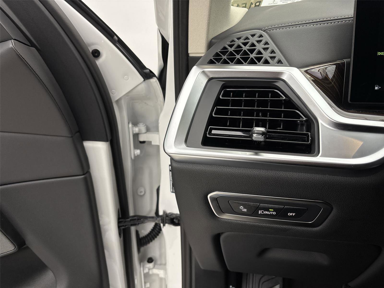 New 2026 BMW X7 xDrive40i image 31