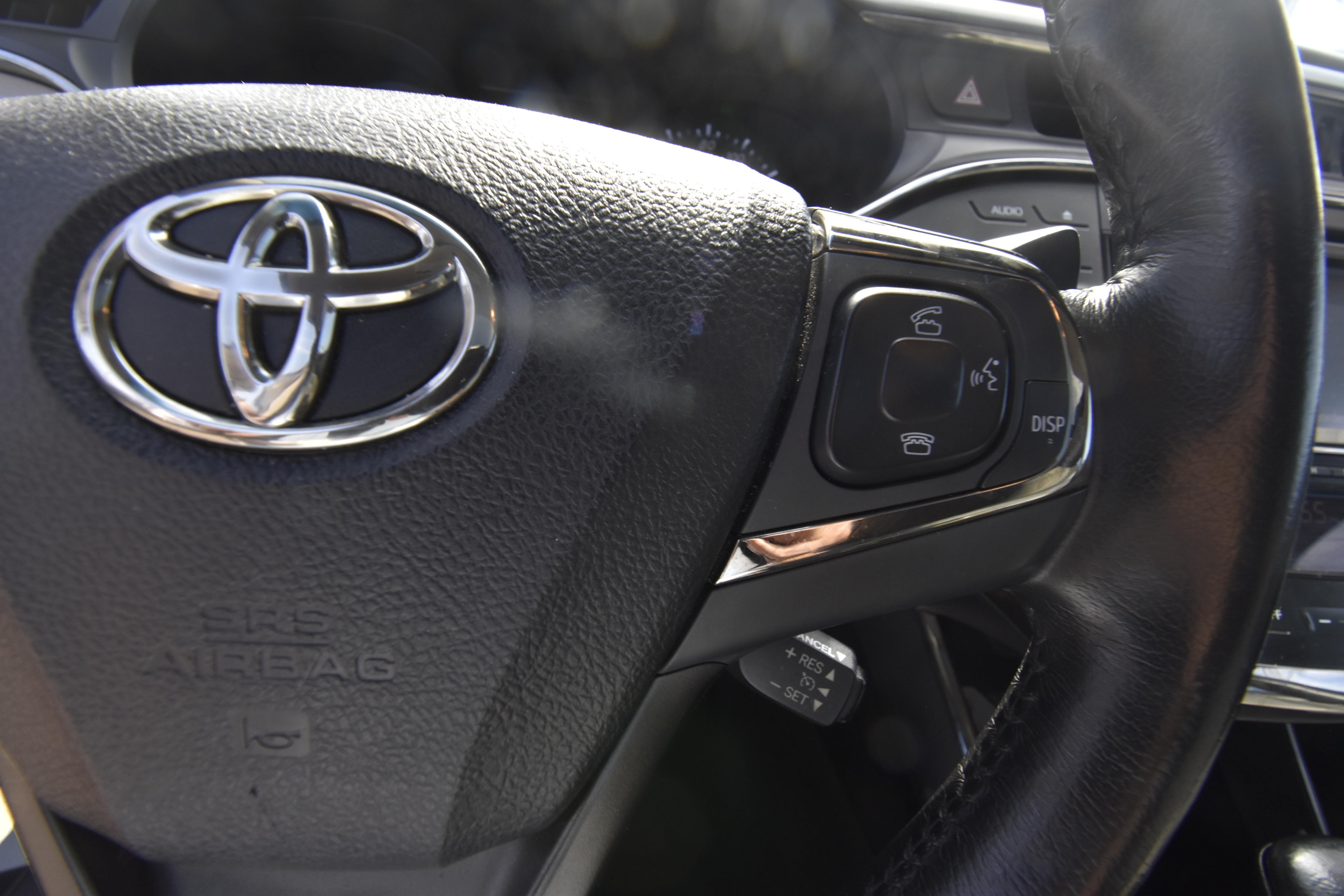 Used 2016 Toyota Avalon XLE Premium w/ Preferred Accessory Package FWD image 14