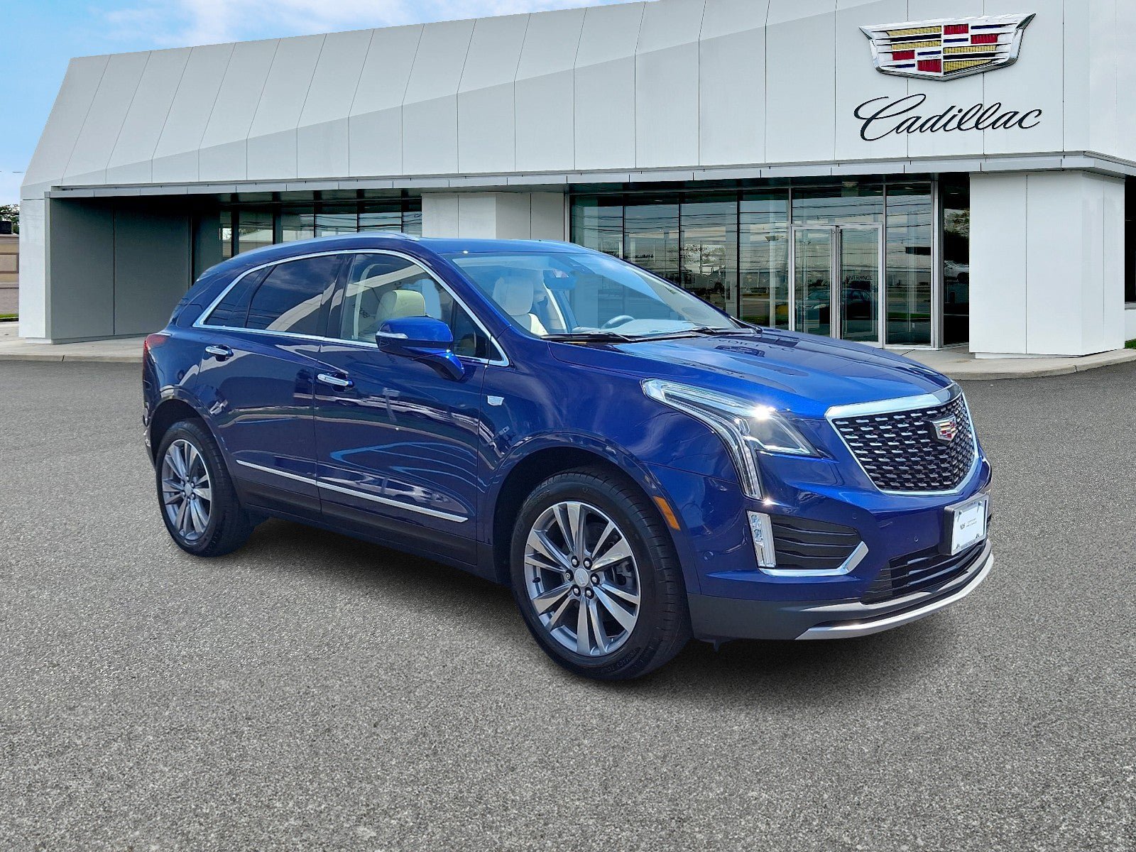 Certified 2023 Cadillac XT5 Premium Luxury w/ Technology Package AWD/4WD image 7