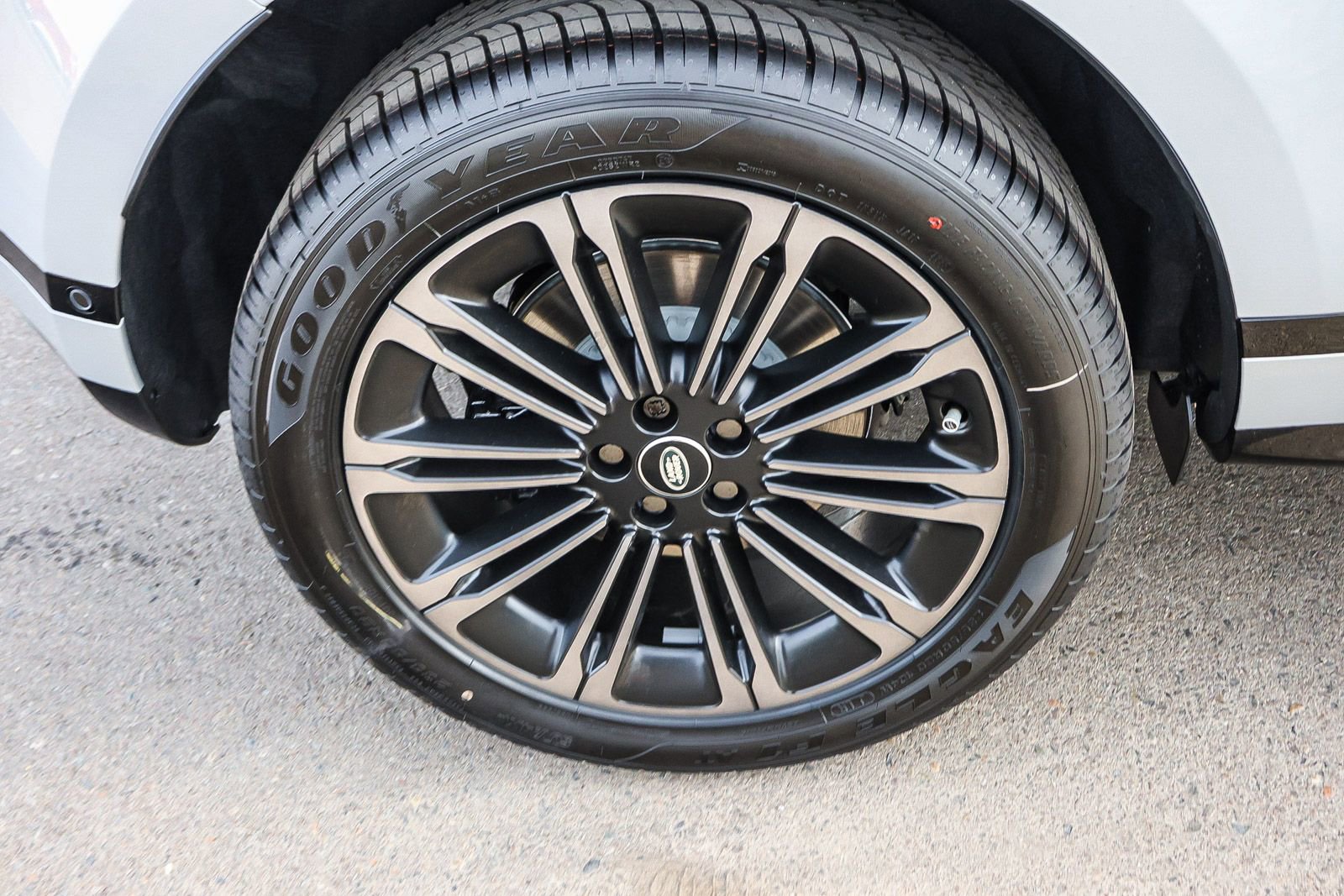 New 2026 Land Rover Range Rover Evoque Dynamic SE image 13