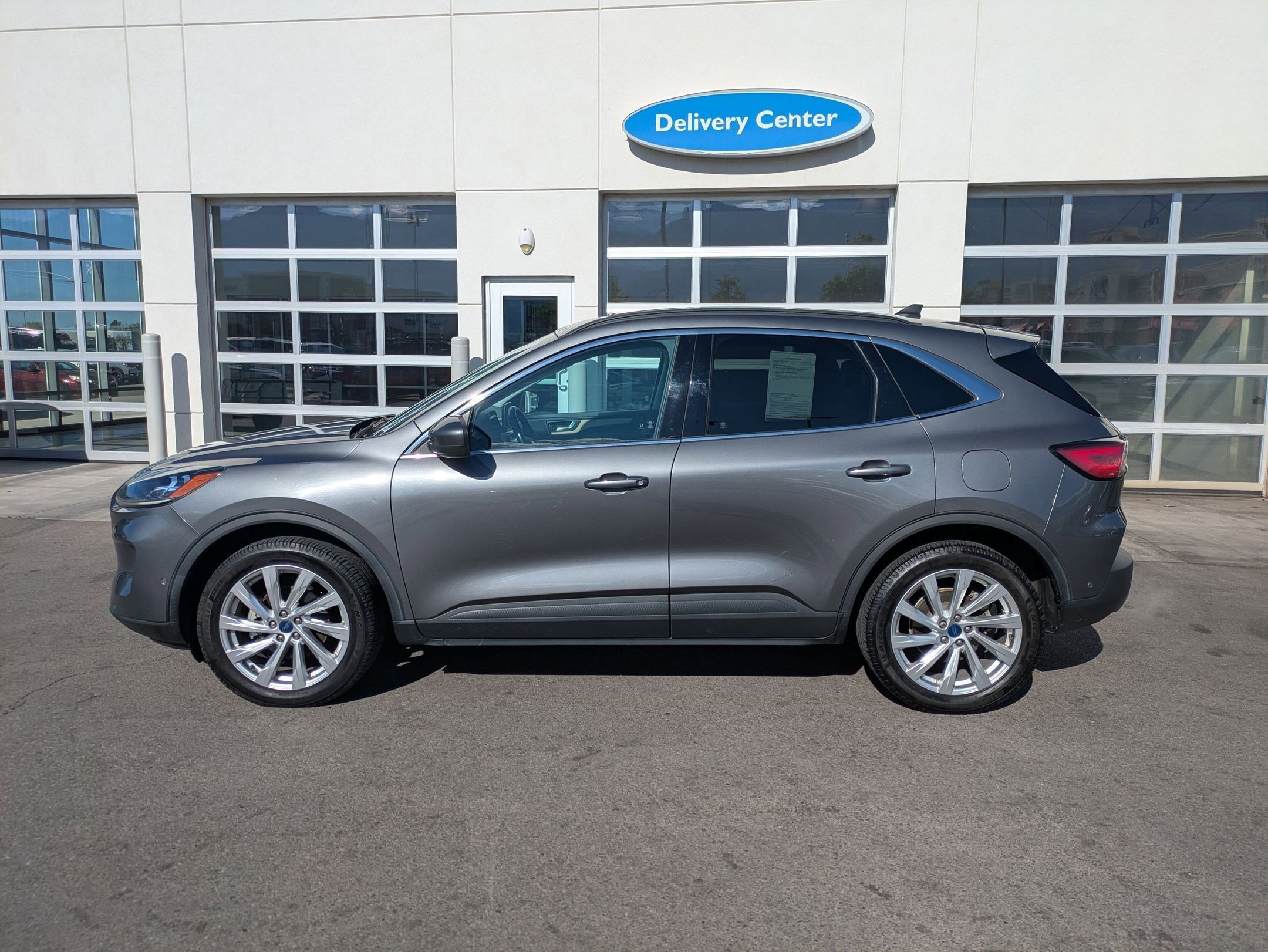 Used 2021 Ford Escape Titanium w/ Titanium Elite Package AWD/4WD image 10