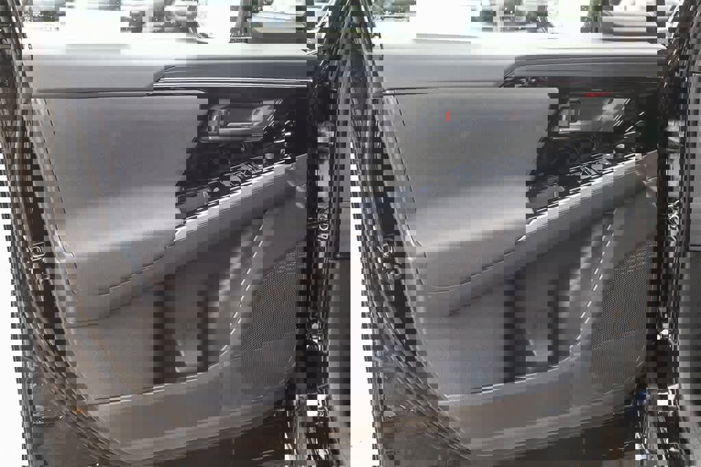 Used 2025 Subaru Solterra Premium image 22