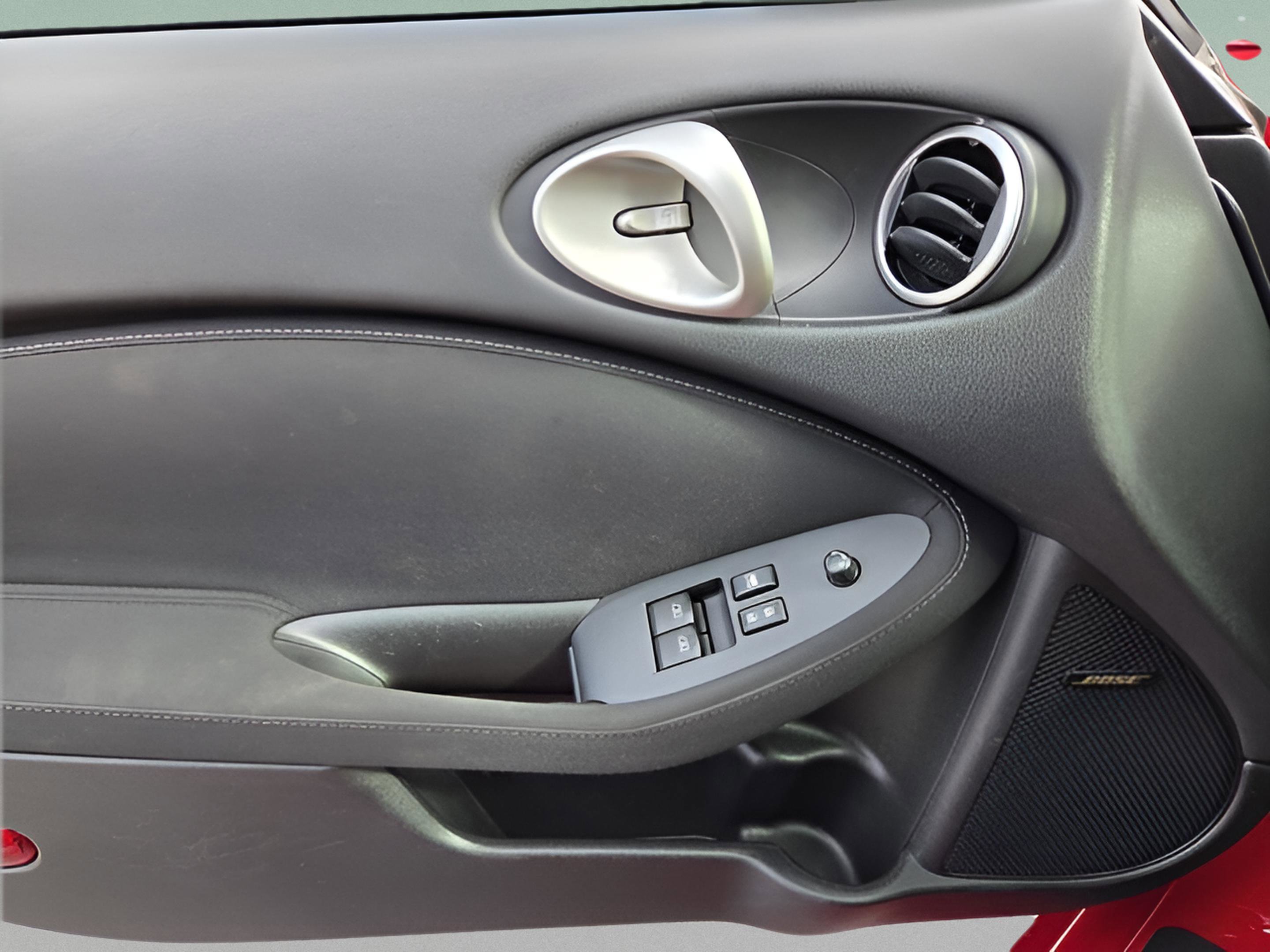 Used 2016 Nissan 370Z Sport Tech image 12