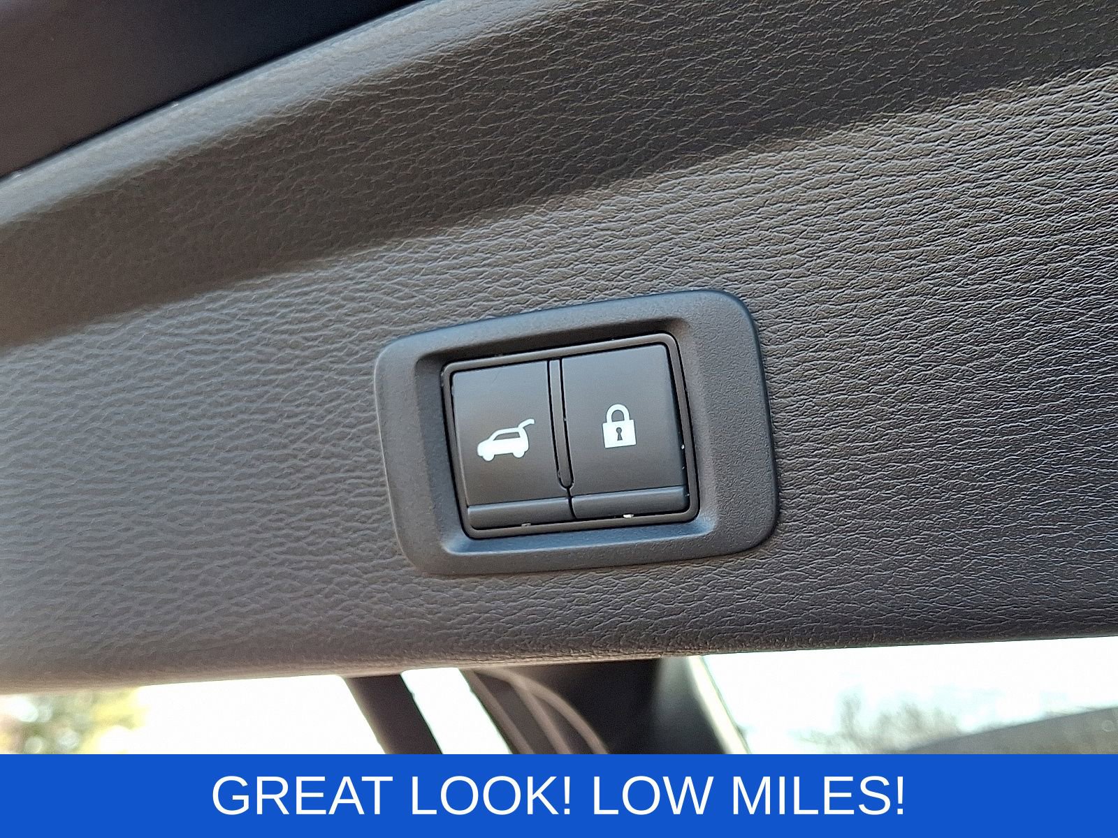 Used 2023 Mitsubishi Outlander SE Black Edition image 30