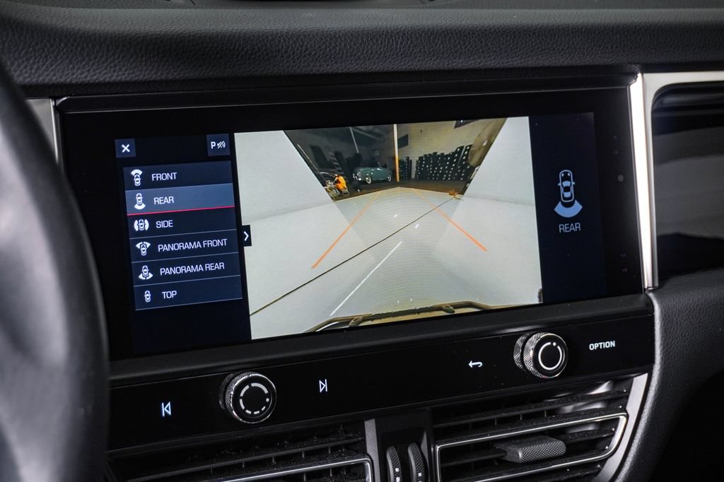 Certified 2024 Porsche Macan AWD/4WD image 23