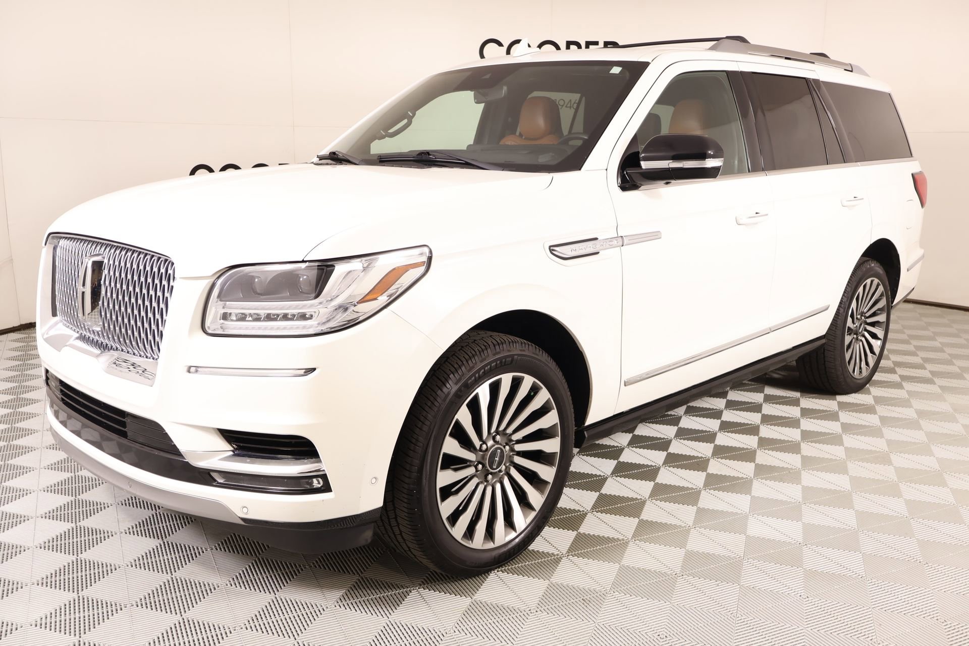 Used 2021 Lincoln Navigator Reserve w/ Luxury Package AWD/4WD image 11
