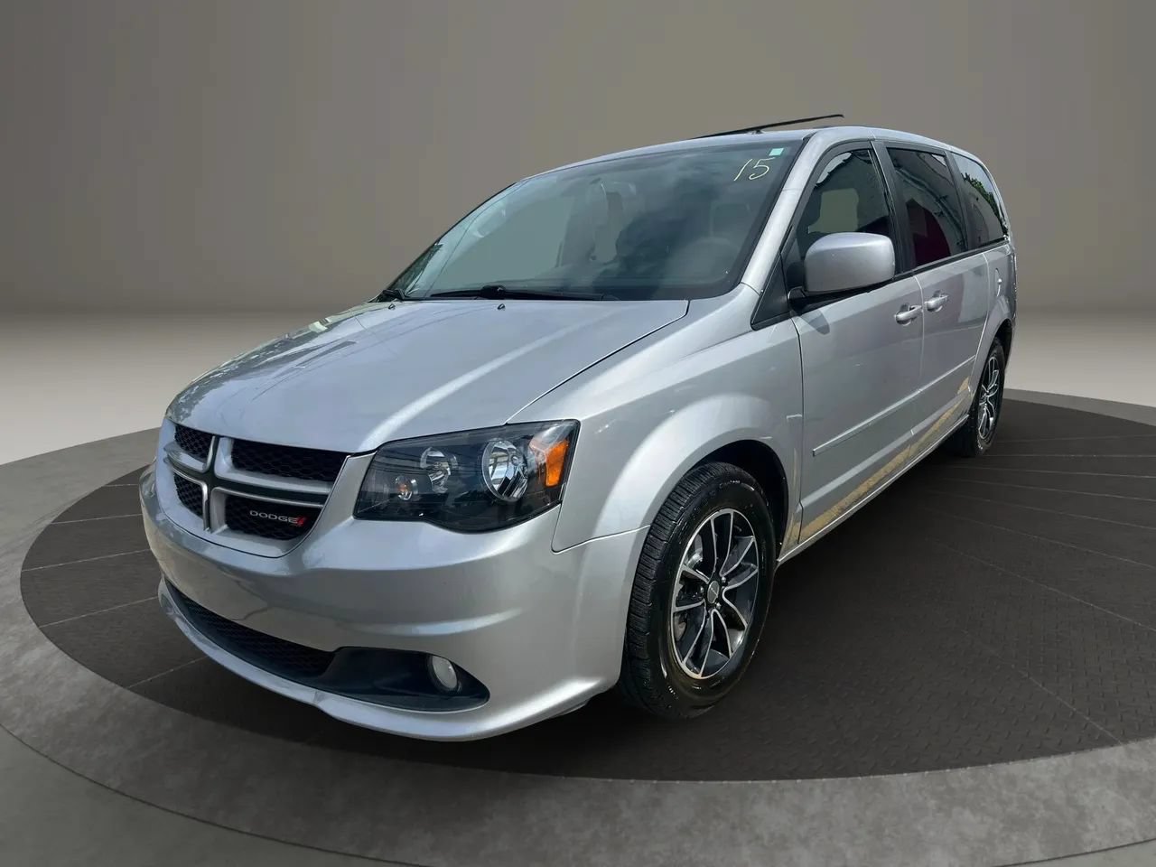 Used 2017 Dodge Grand Caravan GT FWD image 1