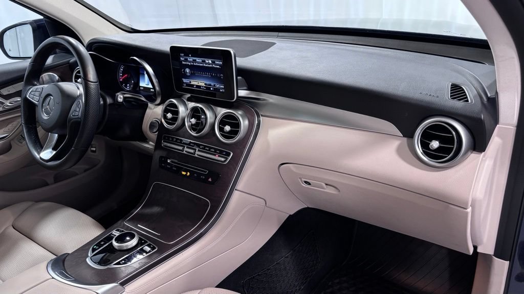 Used 2019 Mercedes-Benz GLC 300 4MATIC image 17