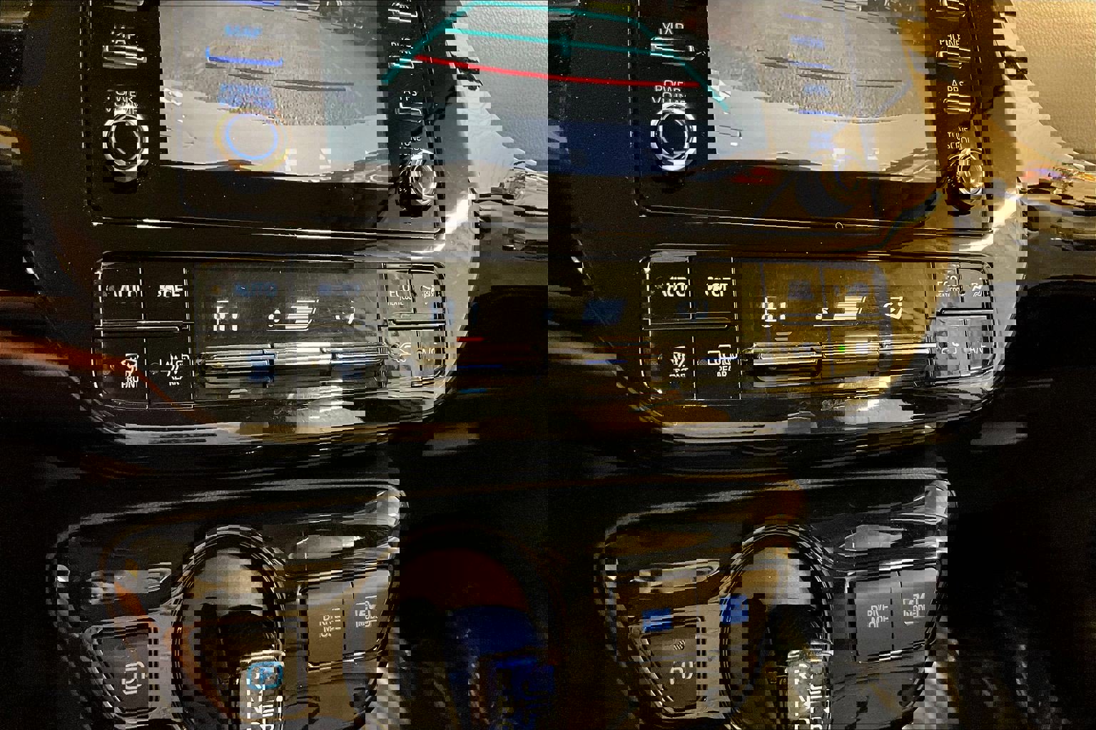 Used 2020 Toyota Prius LE image 15