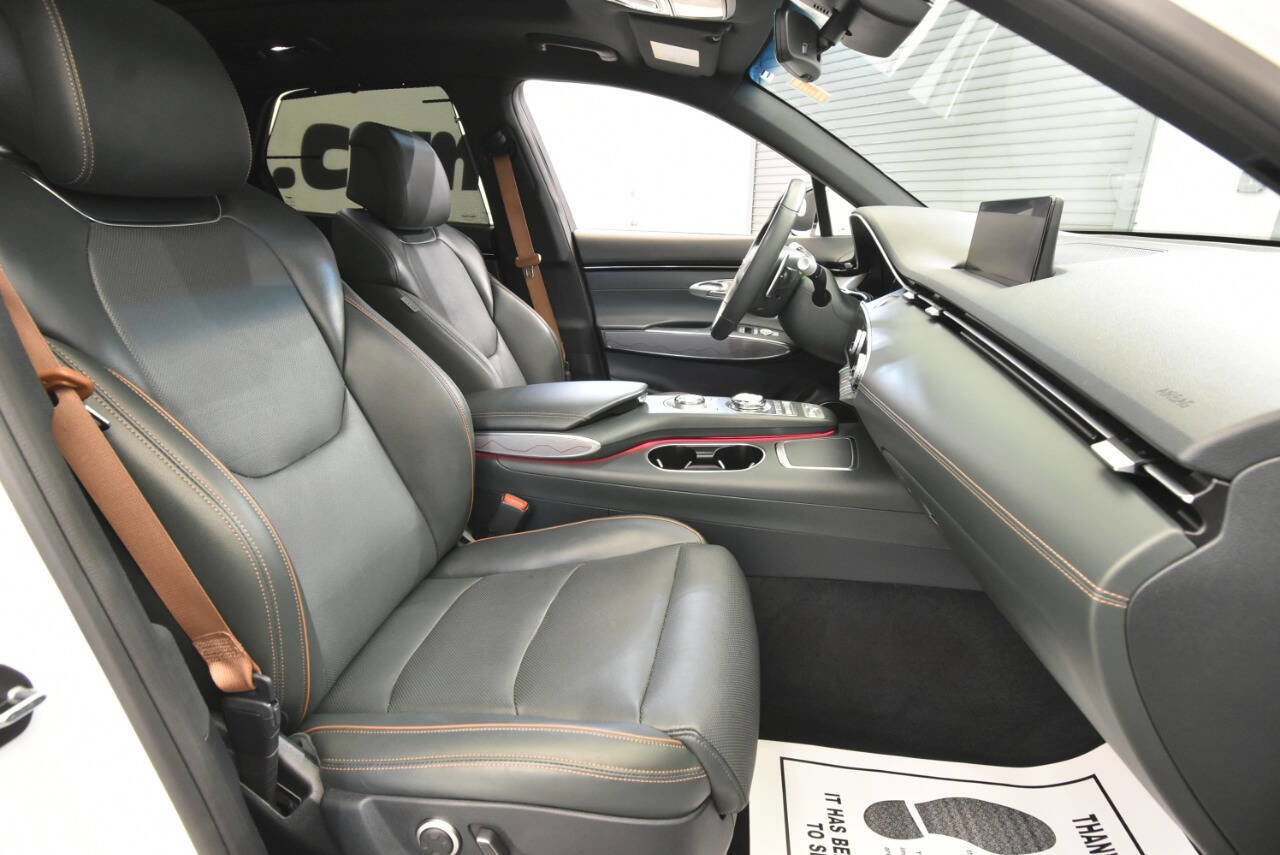 Used 2022 Genesis GV70 2.5T w/ Advanced Package image 15