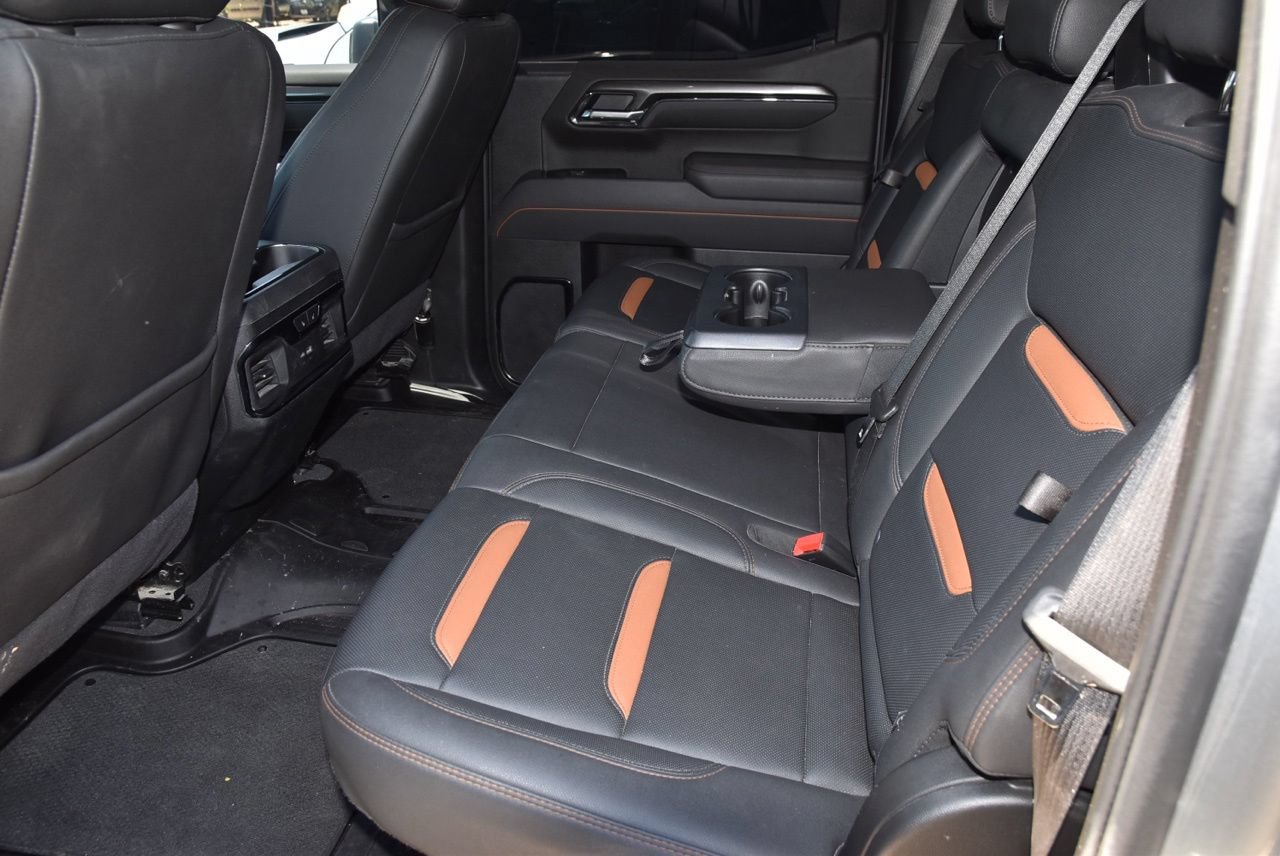 Used 2025 GMC Sierra 1500 AT4 w/ AT4 Premium Package AWD/4WD image 11