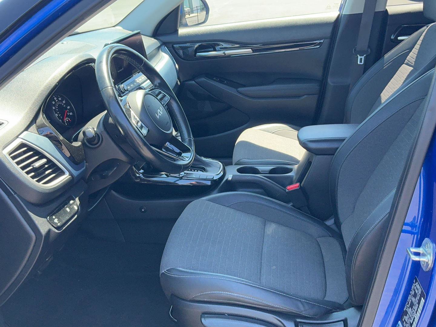 Used 2022 Kia Seltos Nightfall Edition AWD/4WD image 17