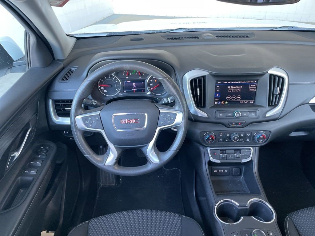Certified 2022 GMC Terrain SLE w/ Driver Convenience Package image 3