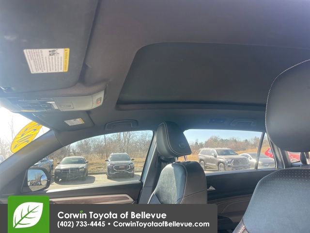 Used 2022 Volkswagen Atlas Cross Sport SE image 21