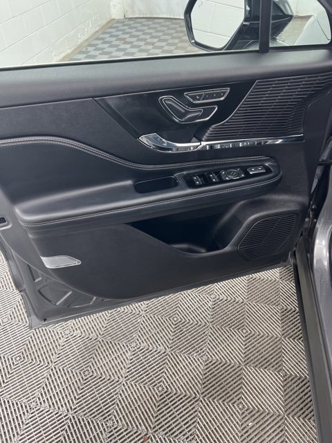 Certified 2022 Lincoln Corsair AWD w/ Equipment Group 101A image 8