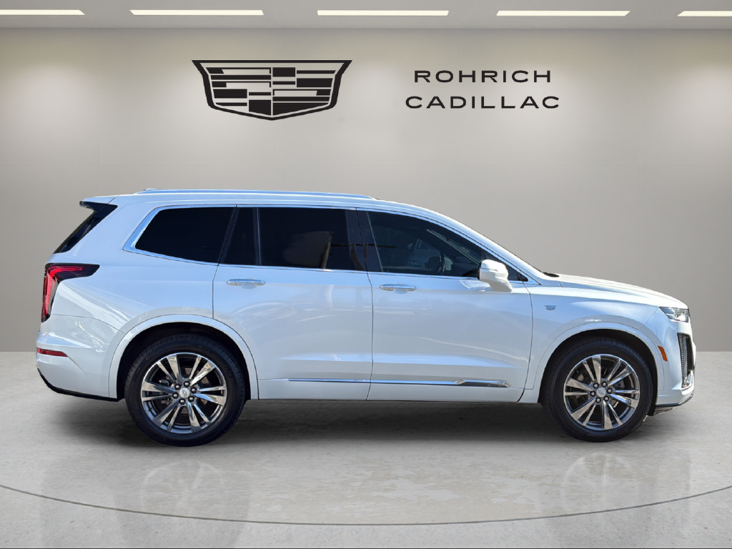 Used 2021 Cadillac XT6 Premium Luxury AWD/4WD image 4