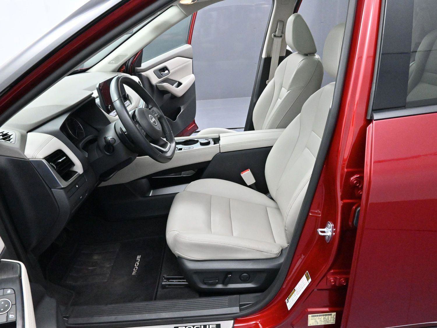 Used 2022 Nissan Rogue SL w/ SL Premium Package image 13