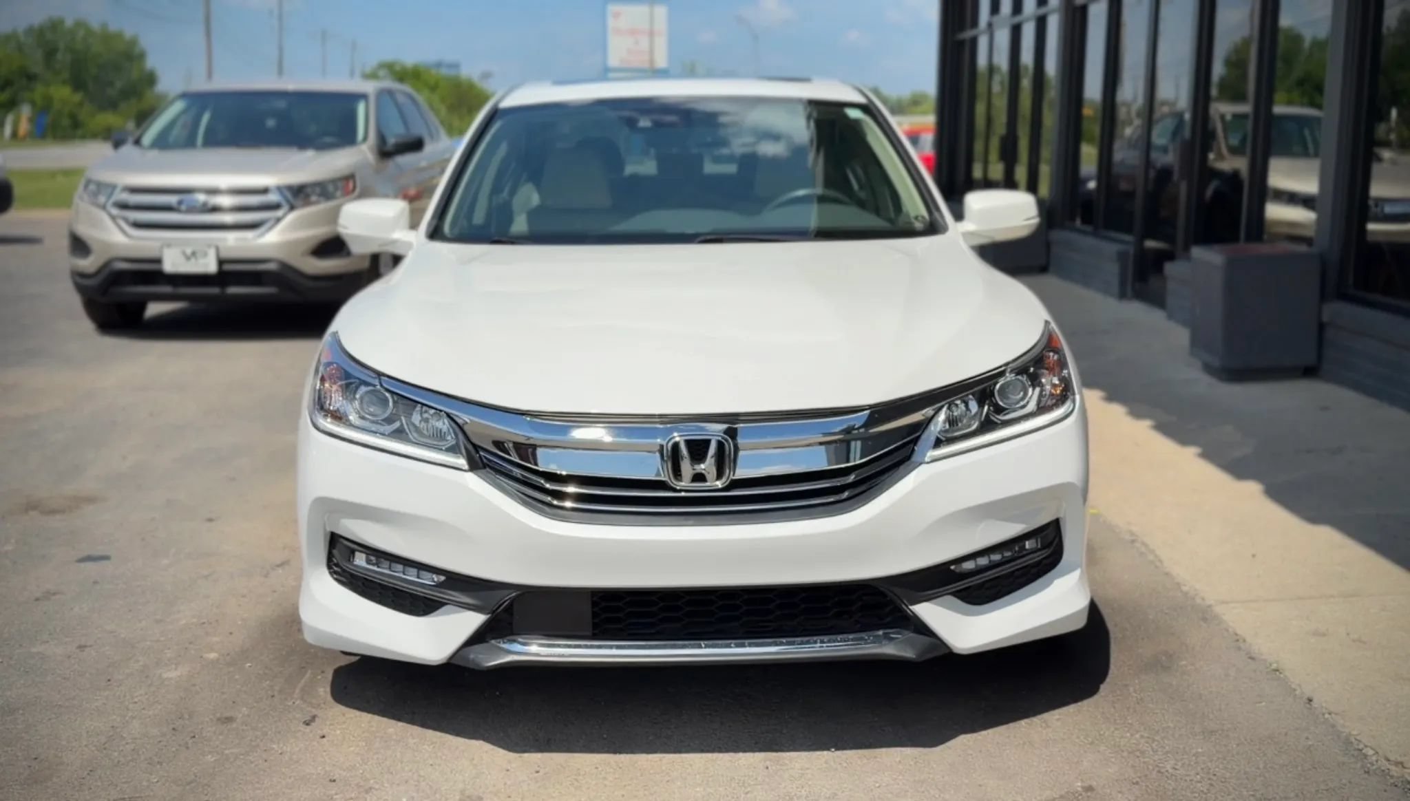 Used 2017 Honda Accord EX-L image 6