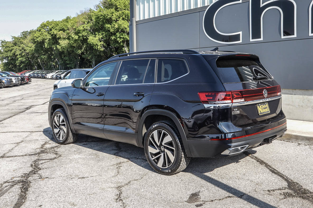 Used 2025 Volkswagen Atlas SE FWD image 6